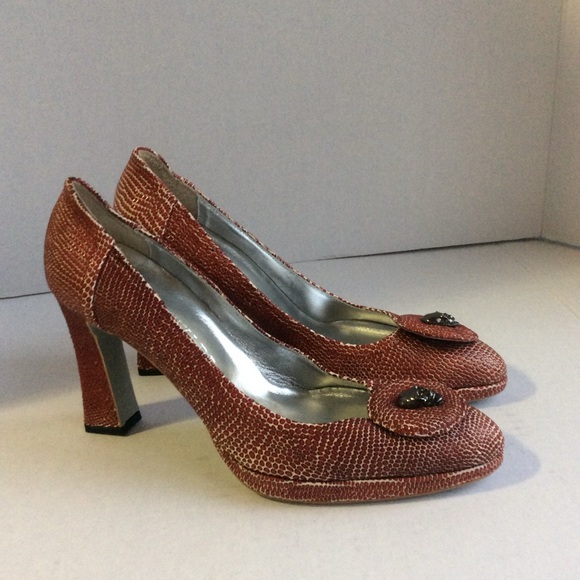 Thomas Wylde leather pumps heels Sz 6 - Picture 1 of 7